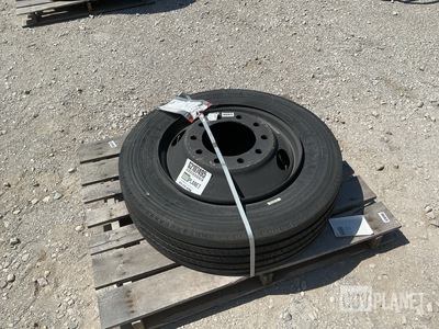 Michelin 255/70 R22.5 XZE Tire w/Wheel