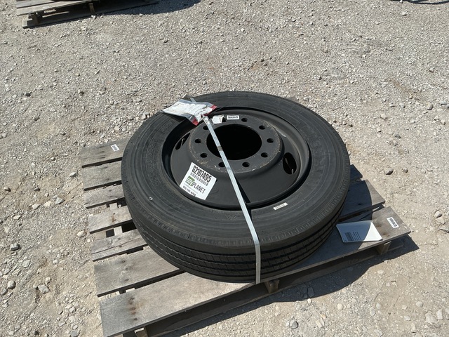 Michelin 255/70 R22.5 XZE Tire w/Wheel