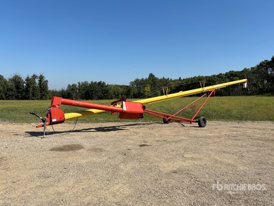 2003 Westfield MK100-61 10 in x 61 ft Swing Grain Auger