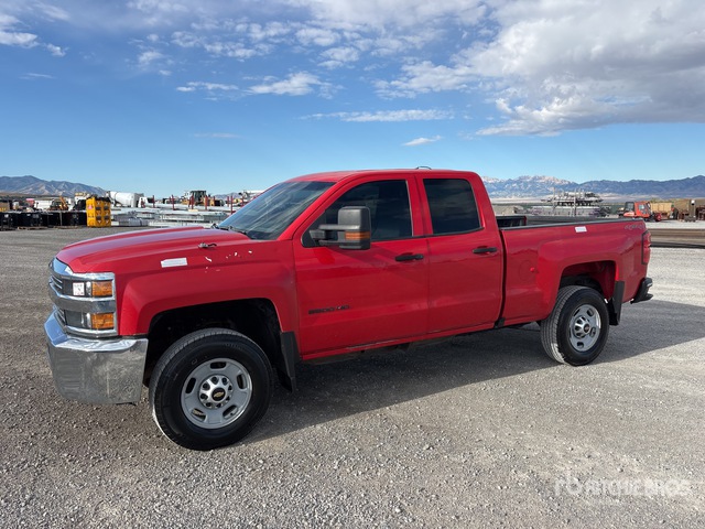 2017 Chevrolet 2500 4x4 Extended Cab Pickup