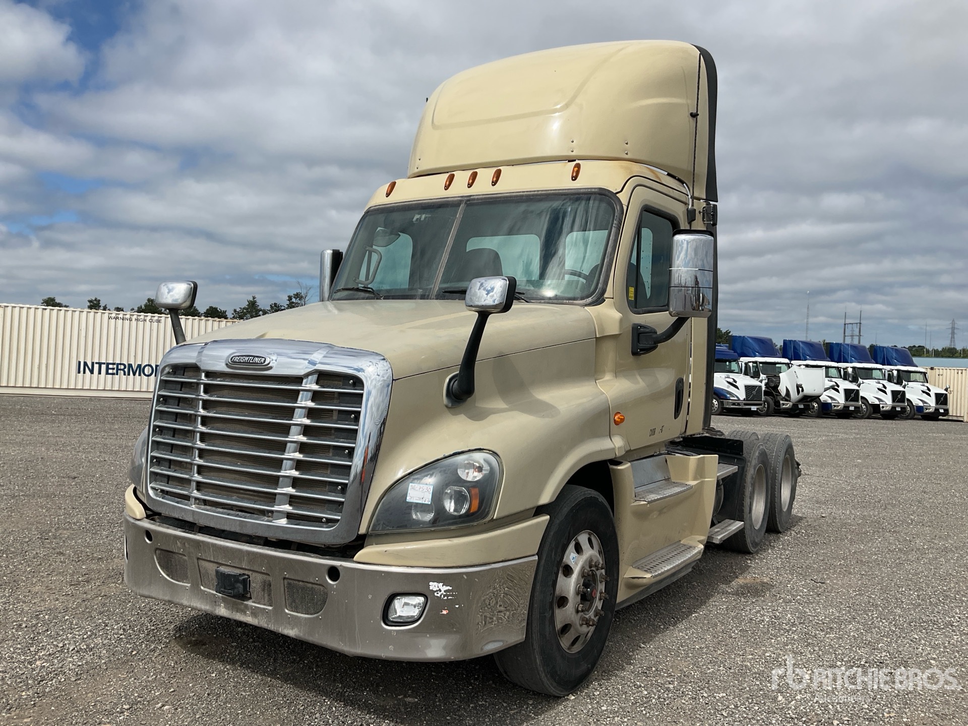 2017 Freightliner Cascadia 125 6x4 T/A Day Cab Truck Tractor