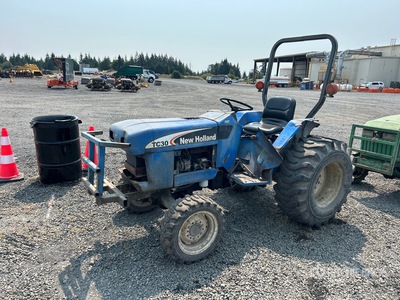 2007 New Holland TC30 4WD Ciągnik użytkowy (Inoperable)