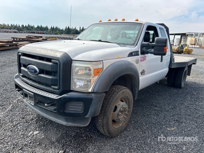 2014 Ford F-550 XL 4x4 Extended Cab Camion à Plateau (Inoperable)