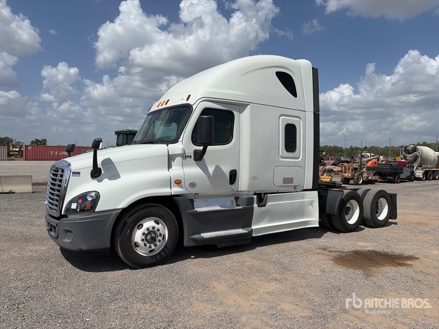 2019 Freightliner Cascadia 125 6x4 T/A Sleeper Truck Tractor