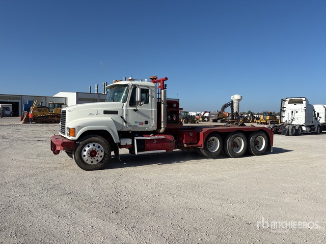 2013 Mack CHU613 8x4 Winch Truck