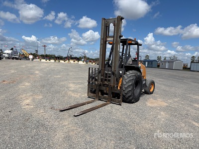 2019 Case 586H 6000 lb 4x2 Chariot élévateur tout terrain