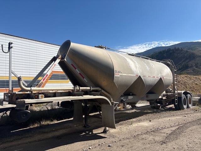 2000 Fruehauf HAB-HT2-J1000X3 T/A Pneumatic Bulk Trailer