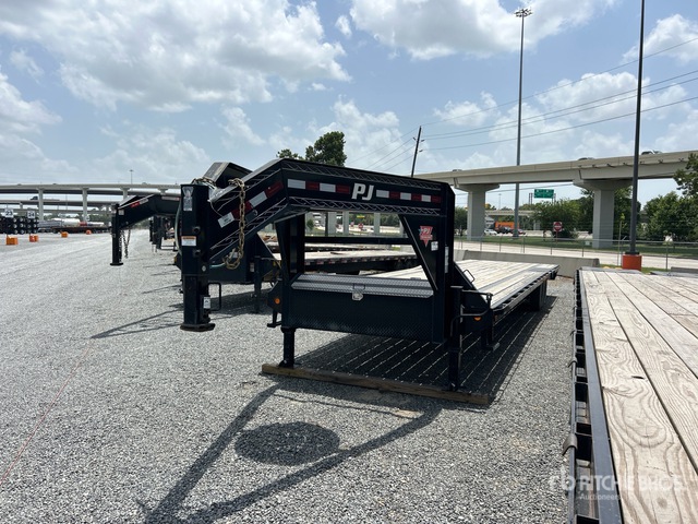 2022 PJ Trailers 3F452 35 ft T/A Gooseneck Flatbed Trailer