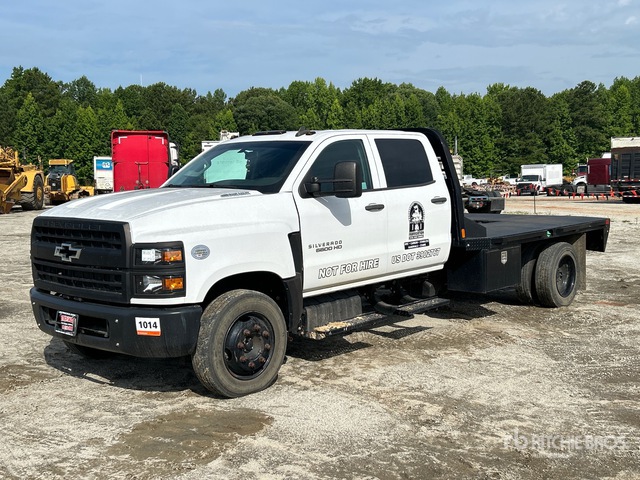 2021 Chevrolet Silverado 6500HD 4x2 Crew Cab Flatbed Truck