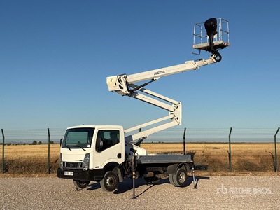 2014 Oil&Steel Snake 2312 Compact 23 m on 2014 Nissan Cabstar NT400 35.12 4x2 Bucket Truck