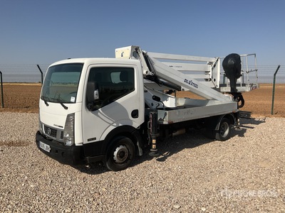2014 Oil&Steel Snake 2312 Compact 23 m on 2014 Nissan Cabstar 4x2 NT 400 Bucket Truck