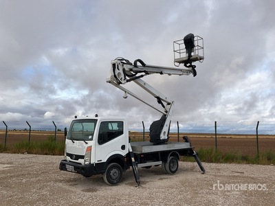 2013 Oil&Steel Snake 189 Smart 18 m on 2013 Nissan Cabstar 4x2 شاحنة منصة مرفوعة