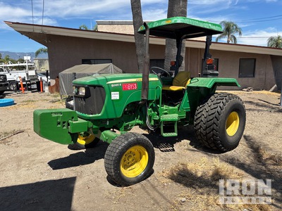 2009 John Deere 5065E Trattore agricolo 2RM