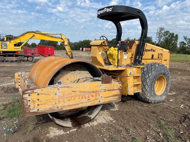 1997 Champion 840 Smooth Drum Compactor 1997 Champion 840 Smooth Drum Compactor