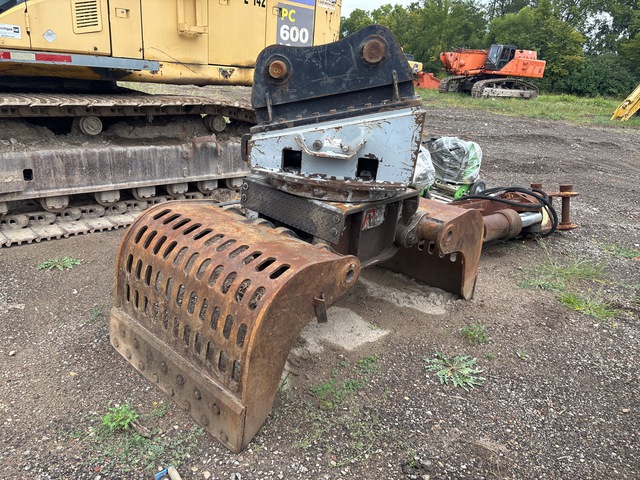 Pladdet PGR5-1000-EX 47 in Q/C Rotating Excavator Grapple Pladdet PGR5-1000-EX 47 in Q/C Rotating Excavator Grapple