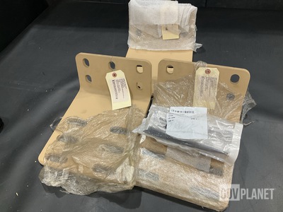 (12) Cavanaugh 3689059C2 V-Hull Shear Mount Plates