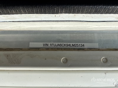 2004 Freightliner Columbia 120 Tracteur routier couchette