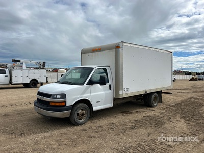 2016 Chevrolet Express 4500 4x2 Moving Van Truck
