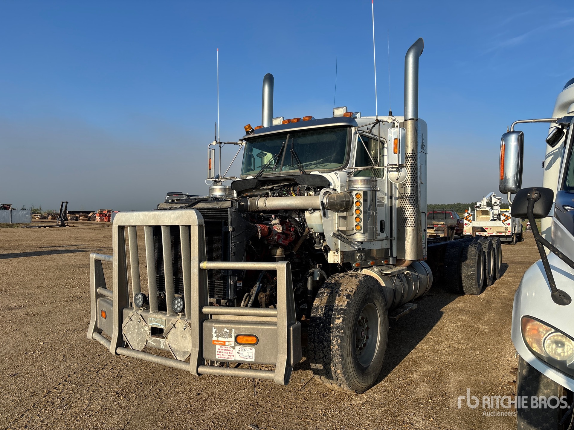 2009 Kenworth T800 8x6 Sleeper Cab and Chassis (Inoperable)