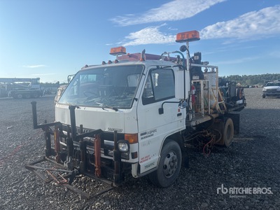 1990 Isuzu 127P 4x2 Paint Striping Truck