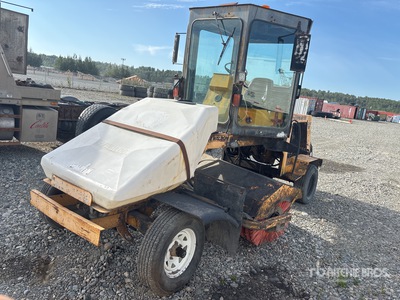1990 Lay-Mor 8B Barredora    (Inoperable)