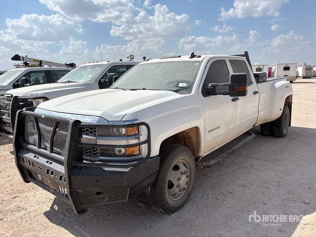 2019 Chevrolet 3500HD 4x4 Crew Cab Pickup