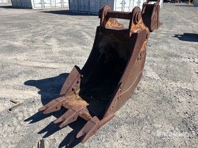 OZ 600 mm Q/C Digging Excavator Bucket - Fits 20 - 25 ton