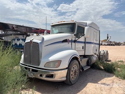 2014 Kenworth T660 6x4 Ciągnik siodłowy T/A z kabiną sypialną