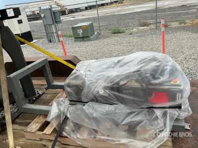 Quantity of (2) Fanuc M-410iB/160H Palletizing Robots ادوات صناعية متنوعة