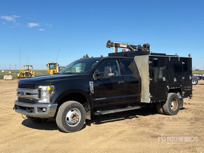 2019 Ford F-350 XLT 4x4 Extended Cab Service Truck