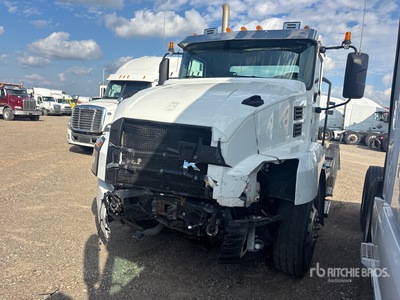 2019 Mack Anthem 6x4 Ciągnik siodłowy T/A z kabiną dzienną (Inoperable)