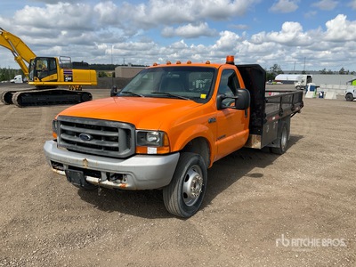 2000 Ford F-450 XL 4x2 Ciężarówka z płaską platformą