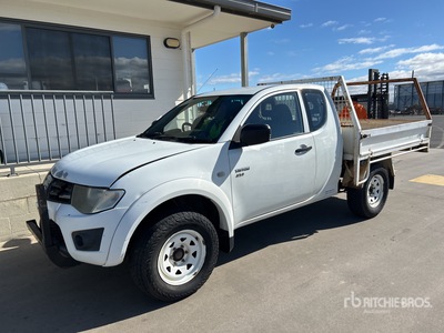 2011 Mitsubishi Triton 4x4 Pickup