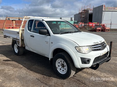 2011 Mitsubishi Triton 4x4 Extended Cab Pickup