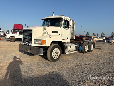 2000 Mack CH613 6x4 Cabeza Tractora Cabina Corta