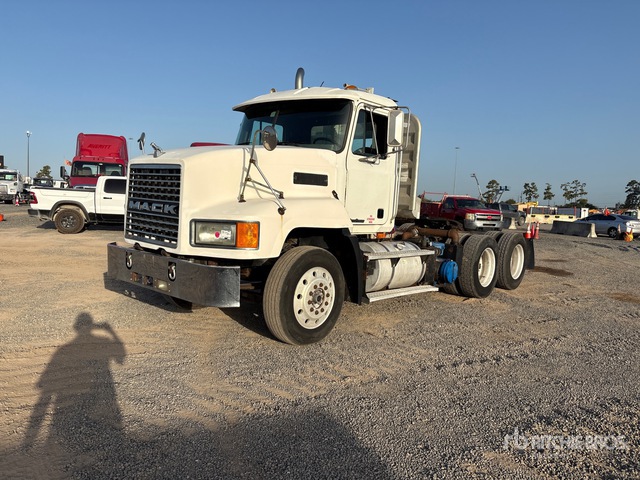 2000 Mack CH613 6x4 T/A Day Cab Truck Tractor