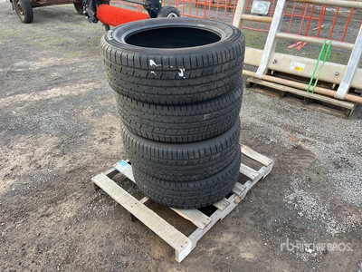 Quantity of (4) Toyo 225/55R19 Banden