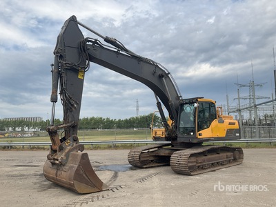 2018 Volvo EC300DLR Tracked Excavator