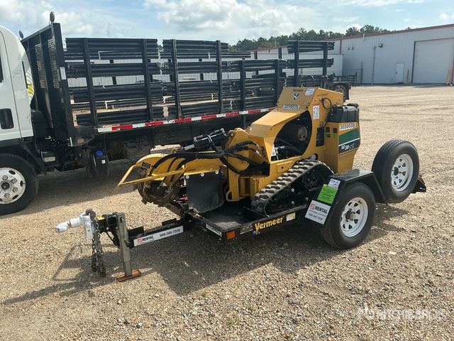 2021 Vermeer SC30TX Walk Behind Stump Grinder w/2021 Vermeer TLR33 Trailer