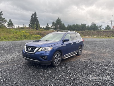 2017 Nissan Pathfinder Platinum 4WD SUV