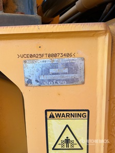 2012 Volvo A25F Camión Dumper Articulado