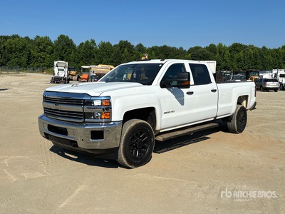 2018 Chevrolet Silverado 2500HD 4x4 Crew Cab Pickup