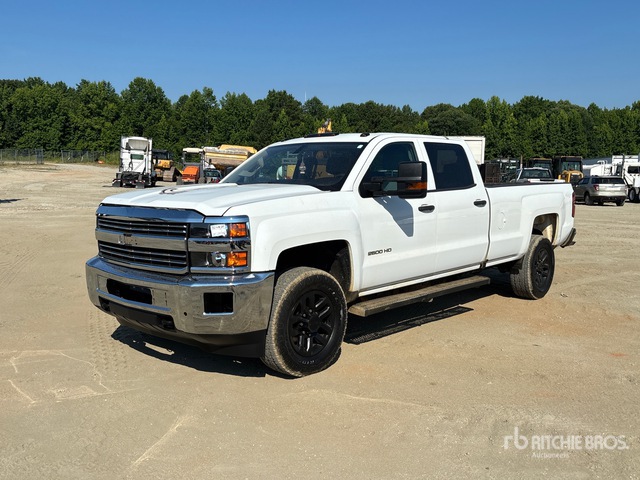 2018 Chevrolet Silverado 2500HD 4x4 Crew Cab Pickup