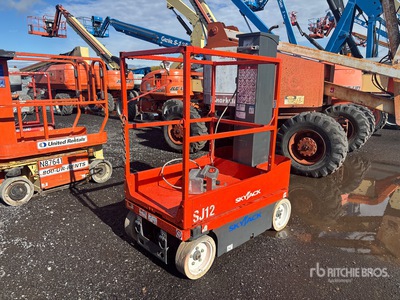 2016 Skyjack SJ12 Ascenseur à mât vertical