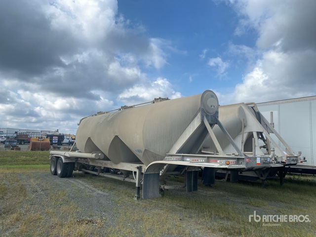 2015 Heil T/A Pneumatic Bulk Trailer