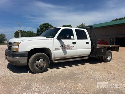 2005 Chevrolet Silverado 3500 4x4 Crew Cab Flatbed Truck