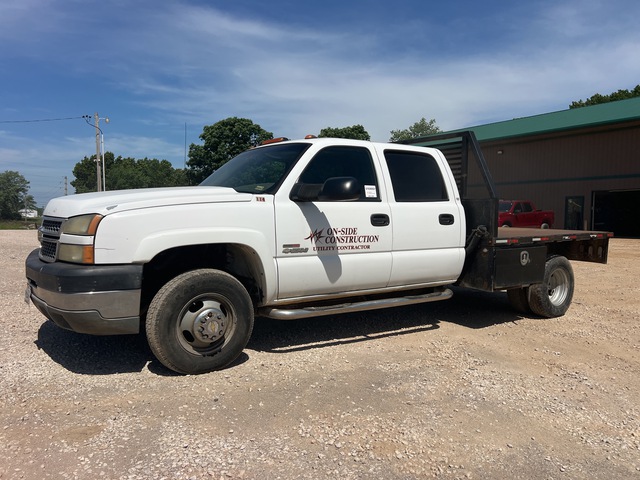 2005 Chevrolet Silverado 3500 4x4 Crew Cab Flatbed Truck