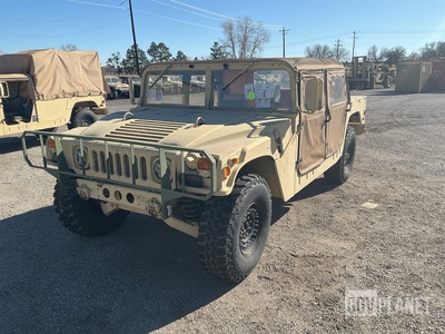 2006 AM General M1097R1 HMMWV 4 Door Soft Top w/Truck Body