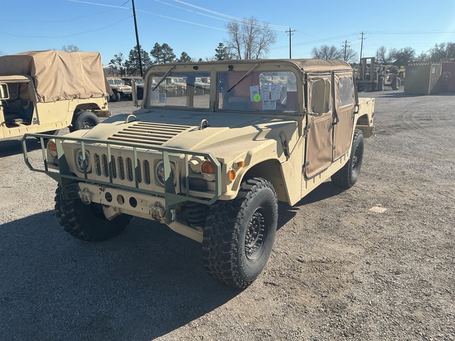 2006 AM General M1097R1 HMMWV 4 Door Soft Top w/Truck Body