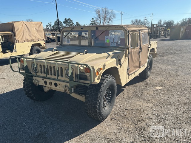 2006 AM General M1097R1 HMMWV 4 Door Soft Top w/Truck Body